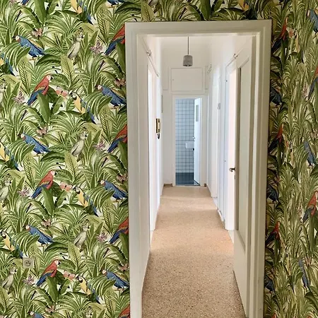 Apartment Fyllis16-sunny Next To Metro Sta